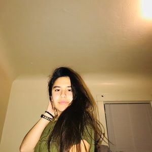 Meet your Posher, Kayla